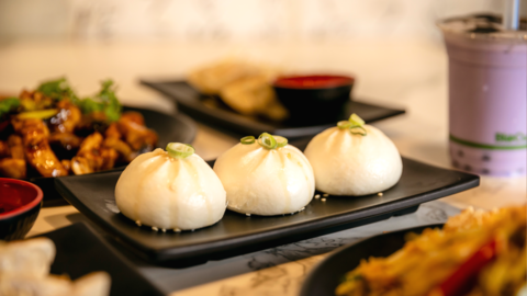 Three steamed buns