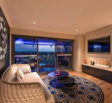 2-Bedroom-Suite-Pyrmont-View---Entertainer-(2BPE)-MOBILE.jpg